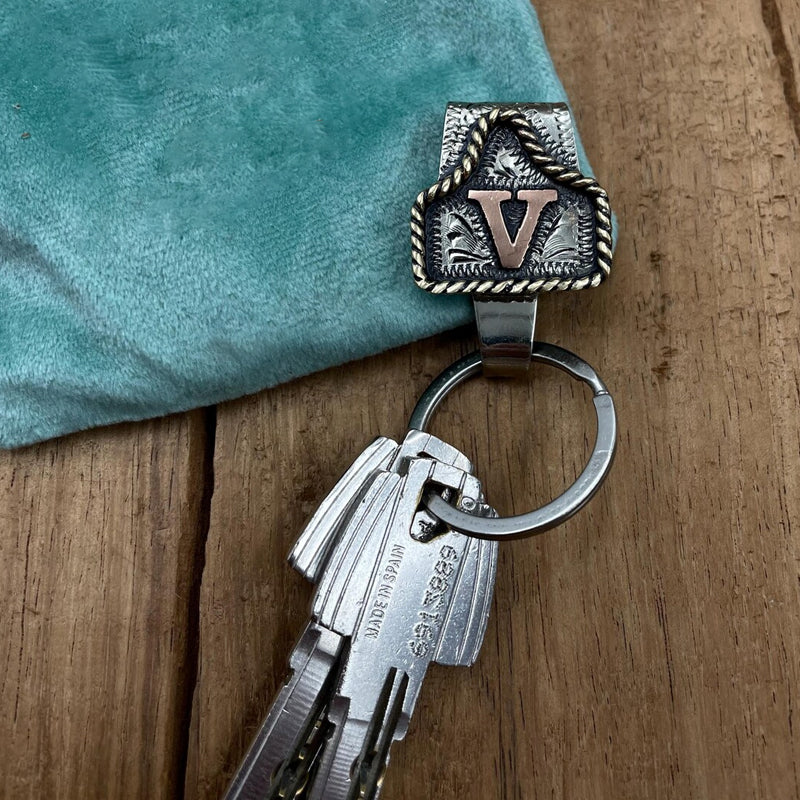 Buchstaben-Schlüsselanhänger im Western-Cowboy-Stil