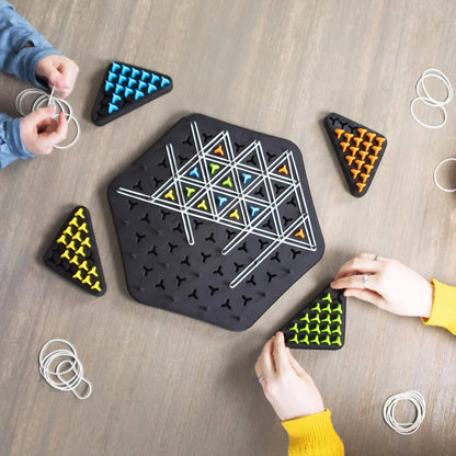 🧩 Triggle Logik- & Strategiespiel | Gehirntraining für die ganze Familie | Tragbar & Für alle Altersgruppen 👨‍👩‍👧‍👦